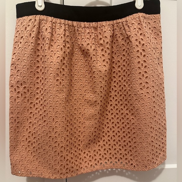 Ann Taylor Loft Coral Pink Eyelet Floral Mini Skirt Size 6 Women’s - Picture 6 of 9